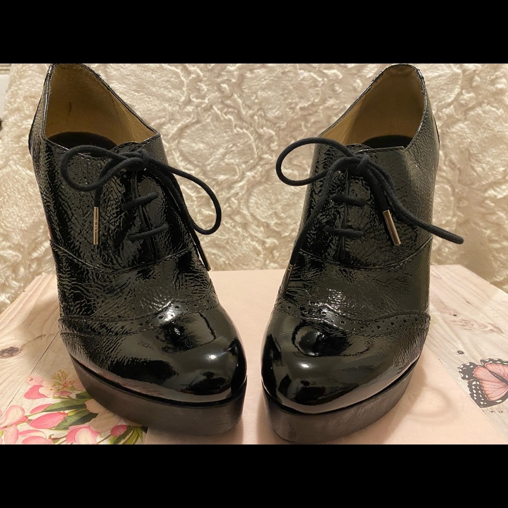 💕Auth💕 Michael Kors Black Patent Leather Shoes Size 8.5